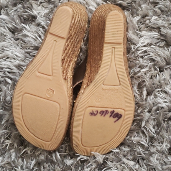 SALE⚡️BURBERRY LEATHER PLATFORM SANDALS SZ 39👇 - Picture 4 of 9